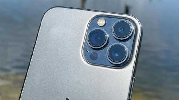 苹果史上最好的手机屏幕！曝iPhone 16 Pro面板采用微透镜技术